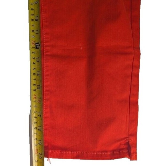 New Woman's Capri Pants by Roselyn Sanchez Size 10 Color Cherry Tomato - Picture 6 of 8